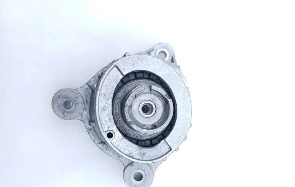 Mercedes-Benz V Class W447 Engine mount bracket A4472411113