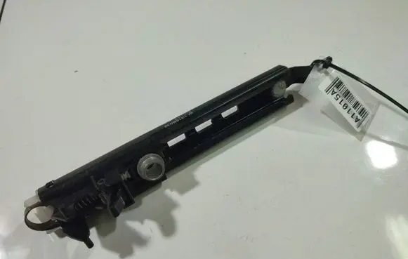 Opel Astra H Seat belt adjustment rail 13166032