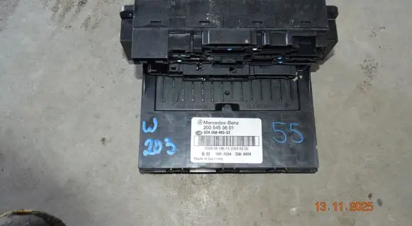 Mercedes-Benz C W203 SAM control unit 2035453601 5DK00848553