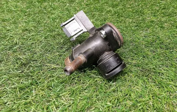 Audi A4 S4 B8 8K Engine coolant pipe/hose 06H121132H