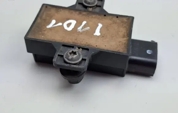 Mercedes-Benz S W221 Tire pressure control unit A0018275101