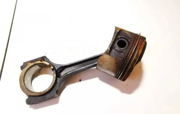 Chrysler Voyager Piston with connecting rod