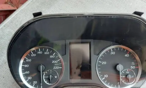 Mercedes-Benz Vito Viano W447 Speedometer (instrument cluster) A4479009207 A4479018502 A4479024304