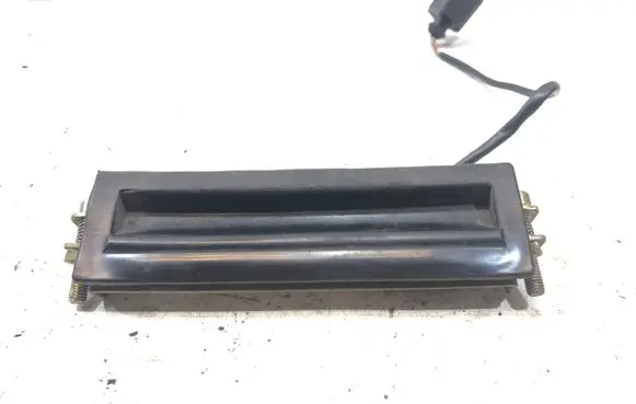 Volkswagen PASSAT B5.5 Tailgate opening switch 3B9827566
