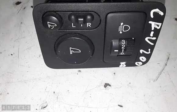Honda CR-V Headlight level height control switch