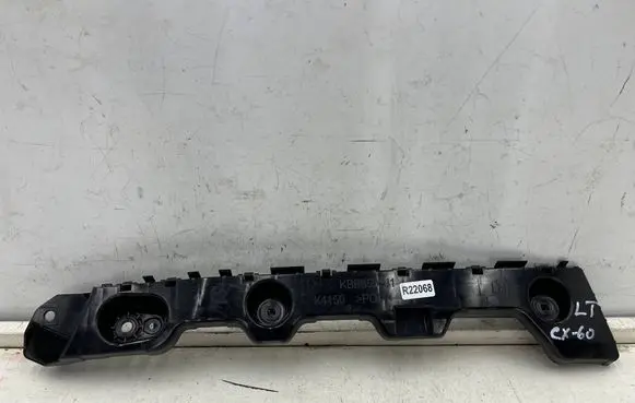 Rear bumper mounting bracket