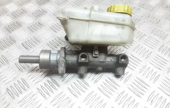 Skoda Fabia Mk1 (6Y) Master brake cylinder