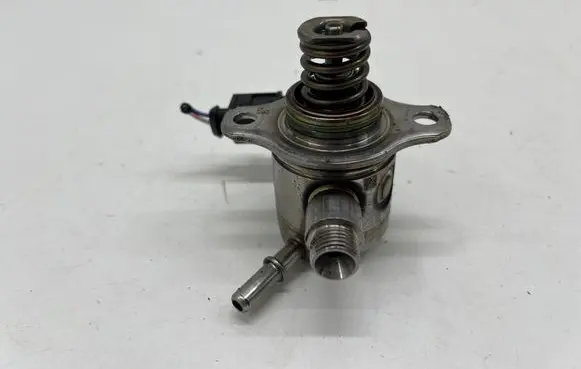 Volkswagen T-Cross Fuel injection high pressure pump 05E127027L