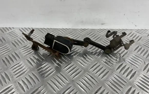 Mercedes-Benz C W205 Rear air suspension level height sensor A0009053704 5546 260817