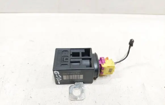 Audi A6 S6 C6 4F Battery relay fuse 4F0915519 BAMPT11206