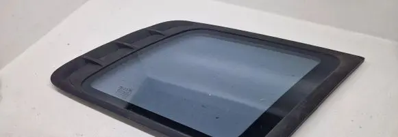 Hyundai Santa Fe Rear side window 43R000050 DOT736M3SBAS2
