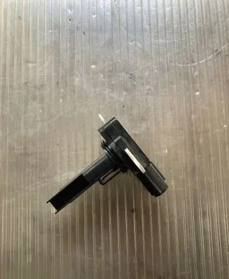 Toyota Avensis T270 Mass air flow meter 2220437010 1974005080
