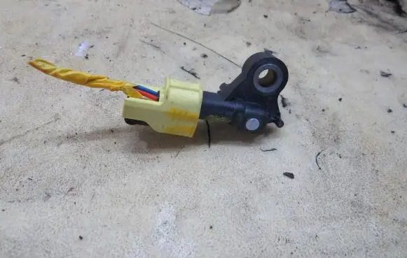 Hyundai i30 Airbag deployment crash/impact sensor