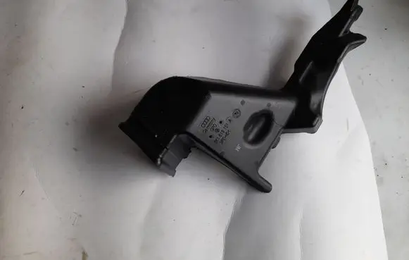 Audi Q5 SQ5 Air intake duct part 8K1819151A