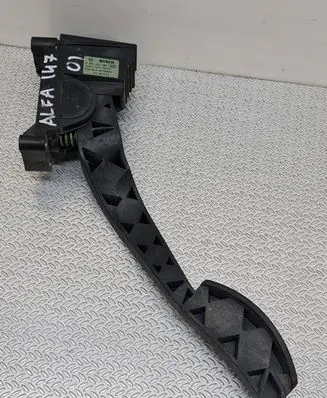 Alfa Romeo 147 Accelerator throttle pedal 0281002380 46755863 184601753