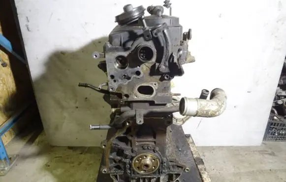 Volkswagen Golf V Engine 038021BP 30HBH BKD
