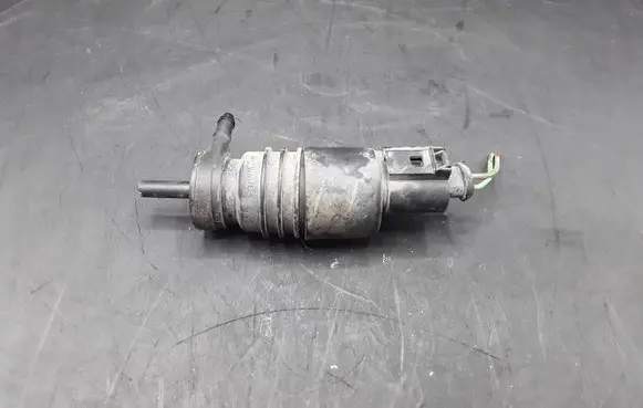 Hyundai Sonata Windscreen/windshield washer pump 1J5955651