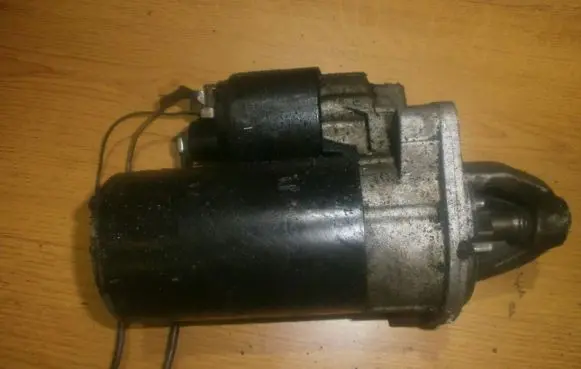 BMW 5 E39 Starter motor 1005821788