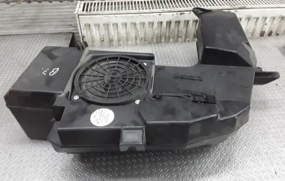 Audi A4 S4 B7 8E 8H Subwoofer speaker 8E9035382D