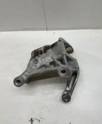 Volvo XC60 Engine mounting bracket 31480551