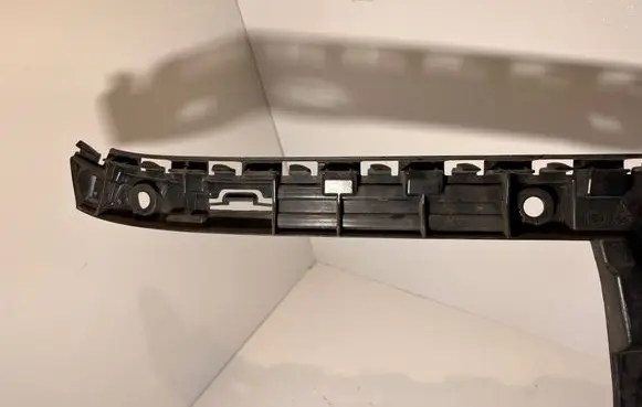 Front bumper mounting bracket