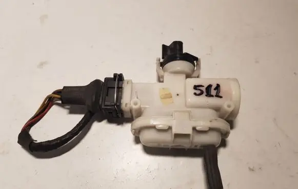 Volkswagen PASSAT B3 Central locking vacuum pump 357862153