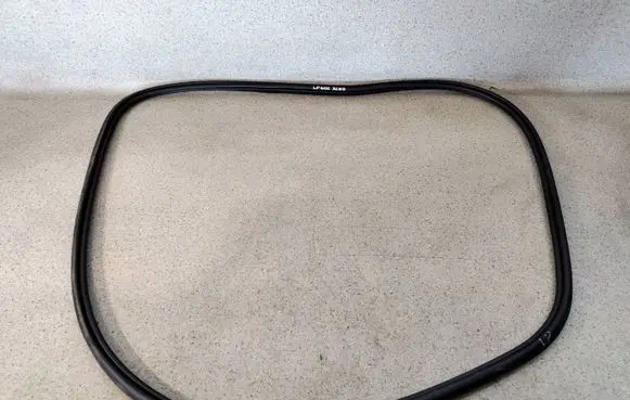 Volvo XC60 Front door rubber seal