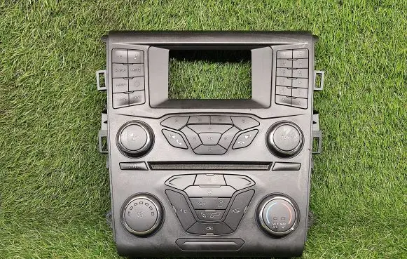 Ford Fusion II Head unit multimedia control GS7T18E243DB