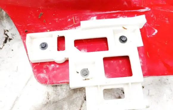 Volvo C70 Front bumper mounting bracket