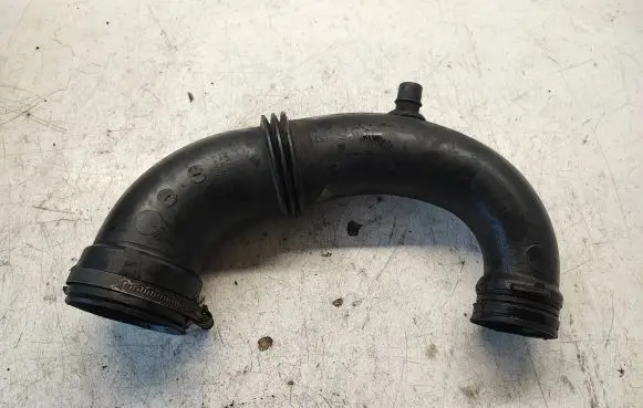 Opel Vivaro Intercooler hose/pipe 8200384878