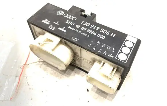 Volkswagen Bora Fan control module 1J0919506H
