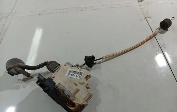 Audi A6 S6 C6 4F Front door lock 4F1837015