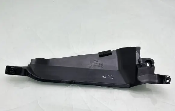 Toyota RAV 4 (XA50) Wiper trim 5575242020 KP04C