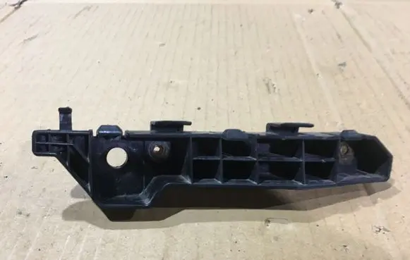 Hyundai Santa Fe Front bumper mounting bracket 865172B700