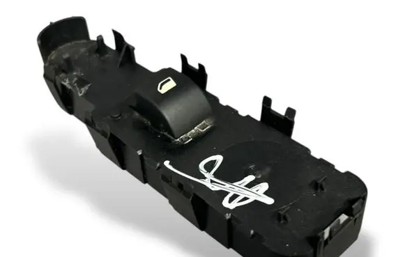 Peugeot 308 SW Electric window control switch 96565184XT