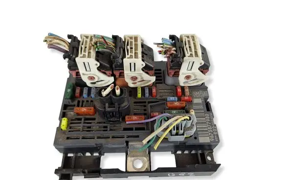 Citroen C5 Fuse box set 9675877980