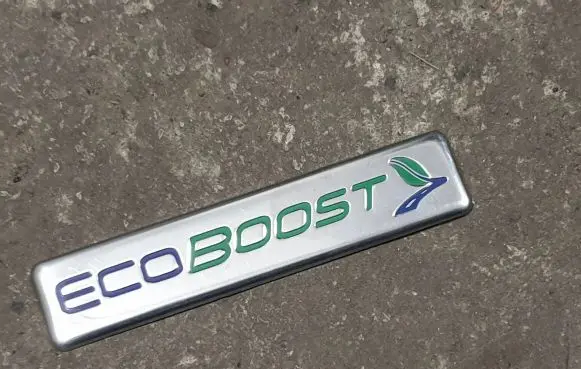 Ford Turneo Courier Manufacturers badge/model letters 