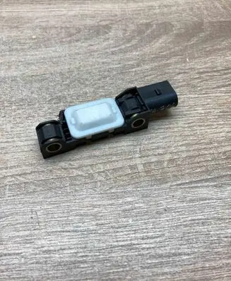 Volkswagen Phaeton Airbag deployment crash/impact sensor 4B0959643E