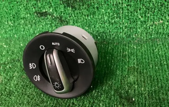 Volkswagen Golf V Light switch 3C8941431