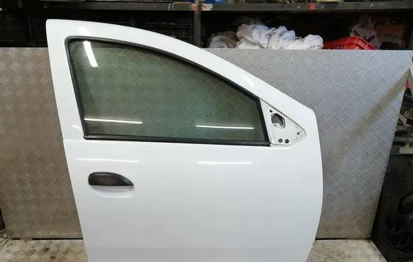 Dacia Logan II Front door
