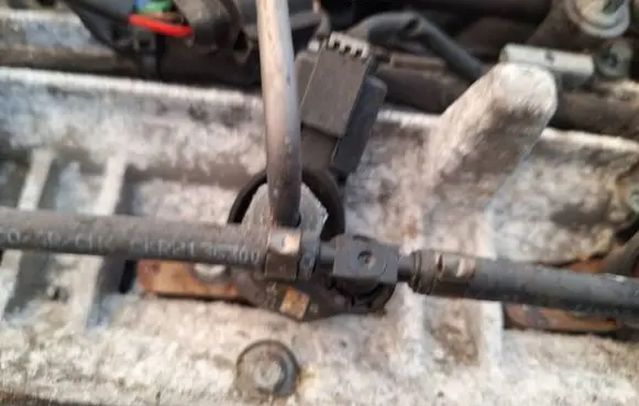 Mercedes-Benz R W251 Fuel injector
