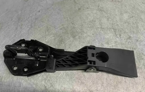 Audi A6 C7 Engine bonnet/hood lock/latch loop/hook 4g0823480