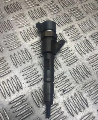Mitsubishi Space Star Fuel injector 8200238528