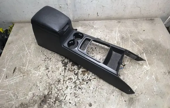 KIA Sorento Armrest 846113E001 846843E510