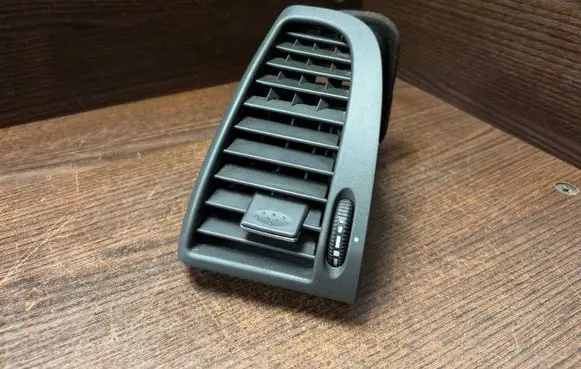 Mercedes-Benz Vito Viano W639 Dashboard side air vent grill/cover trim 6398300154 A6398300154