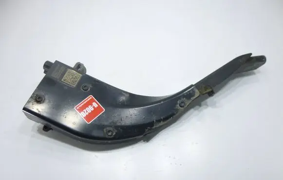 Volkswagen PASSAT B8 Other engine bay part 3Q0201973B