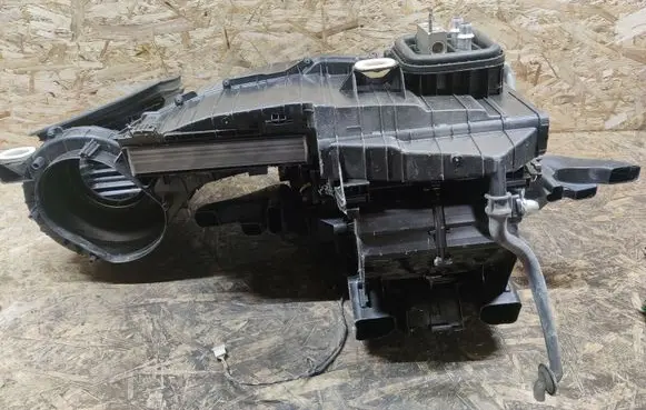 Mercedes-Benz A W176 Interior heater climate box assembly A2468301600