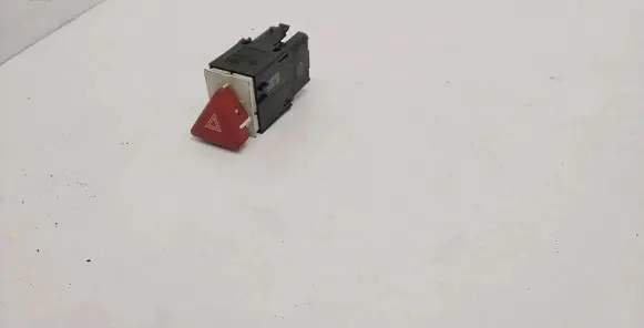 Volkswagen PASSAT B6 Hazard light switch 3C0953509 1510502S