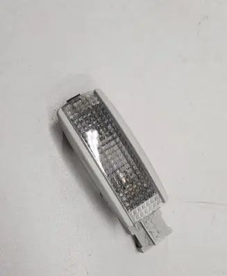 Volkswagen PASSAT B5.5 Other interior light 3B0947113