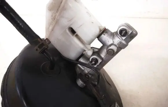 Hyundai Accent Master brake cylinder